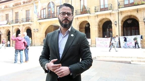 Antuña: «El tripartito ha mentido a los ovetenses en el tema del Asturcón»