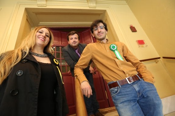 Sonia Vázquez, Jorge Moreno y Javi Castro, ayer en el Palacio Valdés. 