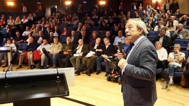 Wenceslao López y Ana Taboada participaron esta mañana en una asamblea informativa sobre Villa Magdalena.