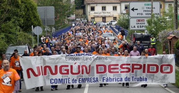 Una de las manifestaciones de 2013 contra los despedidos de trabajadores en fábrica de armas de Trubia. 