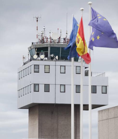 El aeropuerto asturiano cerró mayo con un incremento del 20,5% en el número de pasajeros