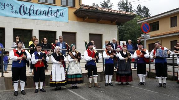 Celebraciones de la Fiesta de la Oficialidad. 