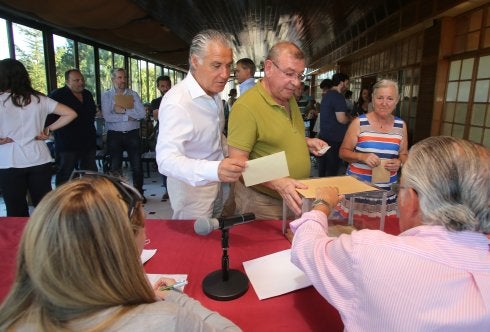 Jesús Kocina, durante la votación del pasado jueves. 