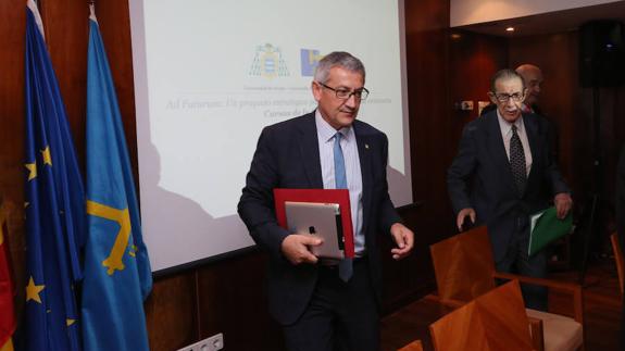 Santiago García Granda, rector de la Universidad de Oviedo