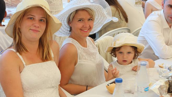 Participantes en la comida indiana. 