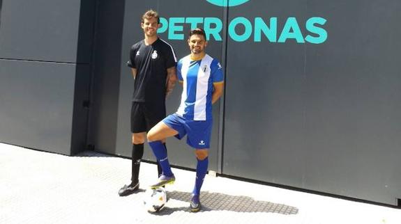 El Real Avilés presenta su primera equipación y la campaña de socios