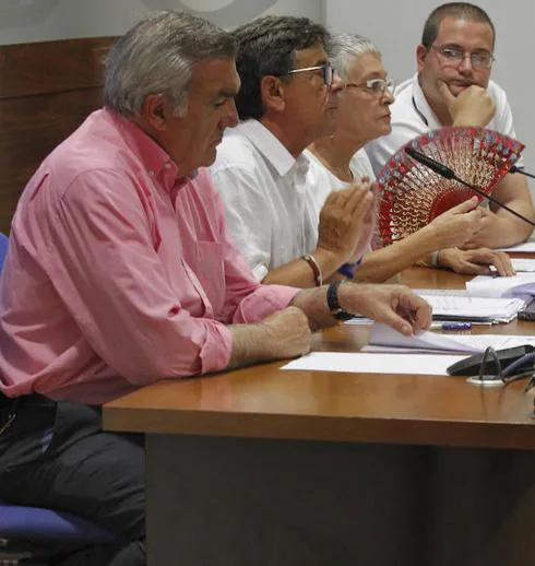 Avelino Alonso, Roberto Sánchez Ramos, Isabel Bermejo y Diego Valiño, ayer en el Ayuntamiento. 