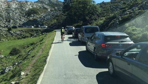 La carretera a los Lagos, otra vez colapsada