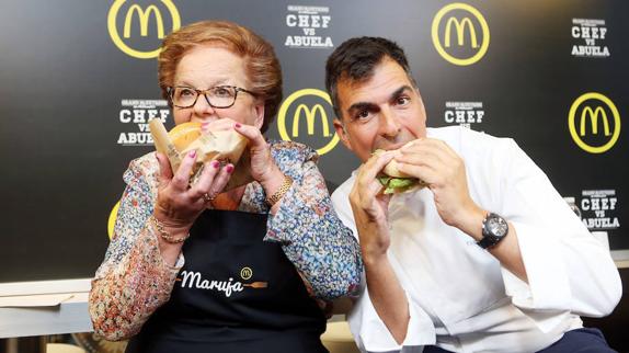 Maruja y Ramón Freixa prueban los dos nuevos bocados Grand McExtreme.