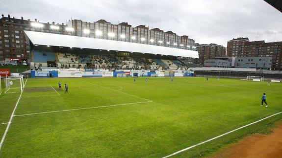 Estadio Suárez Puerta de Avilés. 