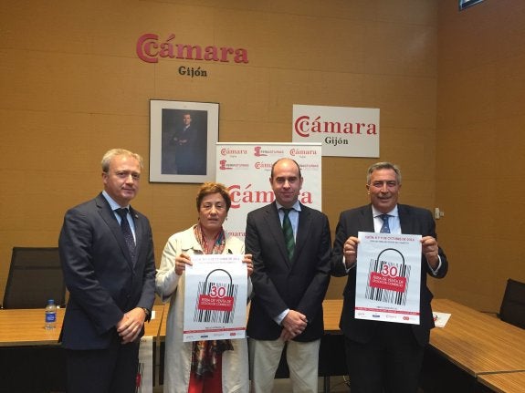 Álvaro Alonso Ordás, Carmen Moreno, David Argüelles y Álvaro Muñiz, en el acto de presentación. 