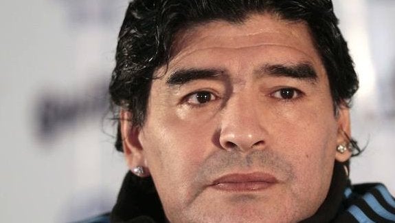 Maradona, acusado de fraude fiscal en Italia, se niega a pagar