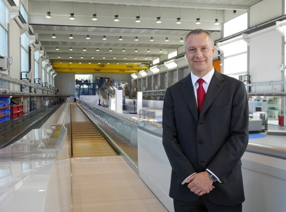 El presidente ejecutivo de Thyssenkrupp Elevator, en el centro de I+D+i de la empresa en Gijón. 
