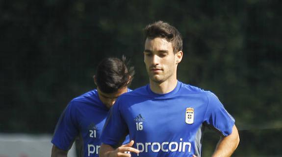 Jorge Ortiz, durante un entrenamiento del Real Oviedo. 