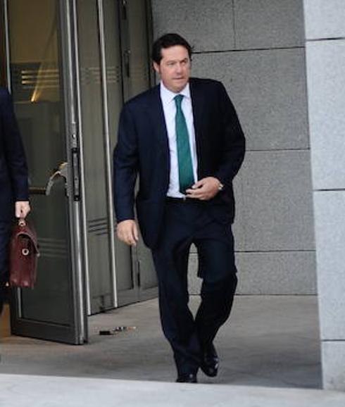 Fernando Masavéu entrando a declarar.