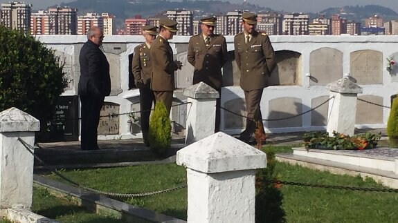 Homenaje en Ceares a los soldados fallecidos