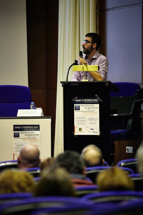 Miguel Seras durante su intervención en la jornada dedicada a la enfermedad renal. 