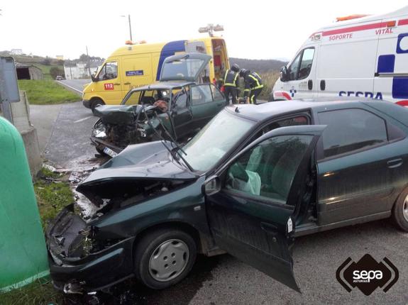 Foto del accidente cedida por el Servicio de Emergencias del Principado.
