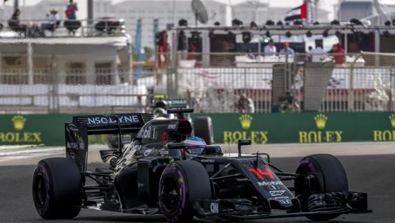 Fernando Alonso en el circuito de Abu Dabi.