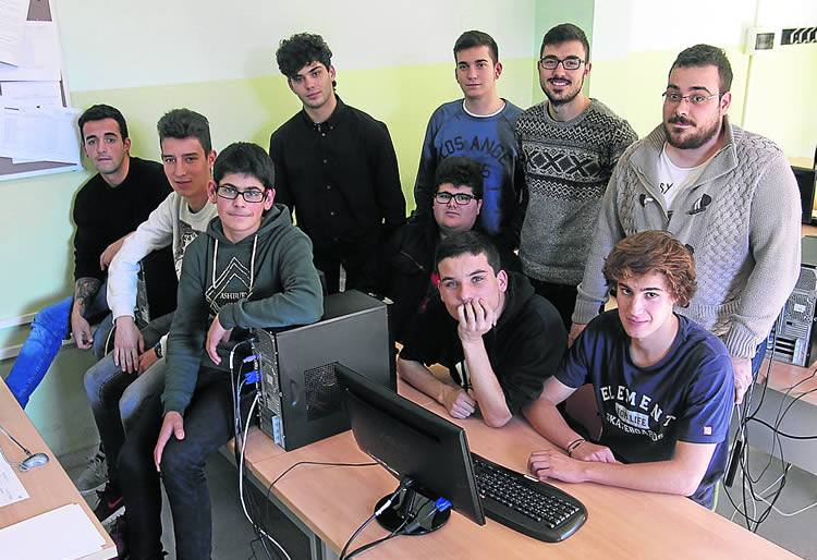 «A los chicos les motiva tener contacto con emprendedores»