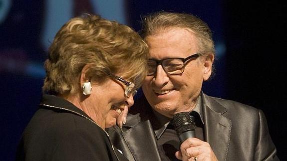 Anita, junto a Manolo Escobar. 