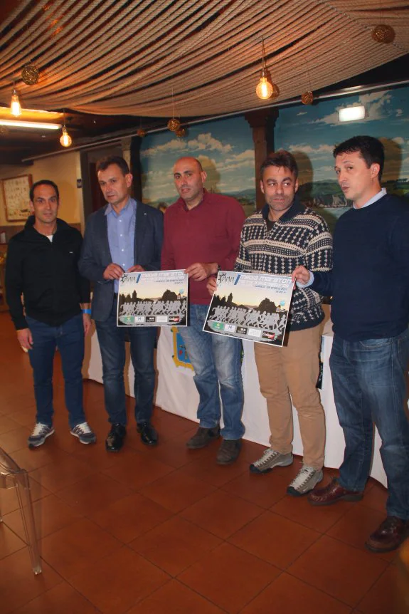 Agustín Estebanez, Jorge Suárez, Daniel Fernández, José Ramón Tuero y Gonzalo Soberón, ayer, durante la presentación. 