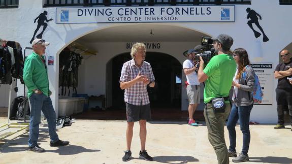 La Bahía de Fornells y su ecosistema en peligro, primera misión de 'Volando voy'