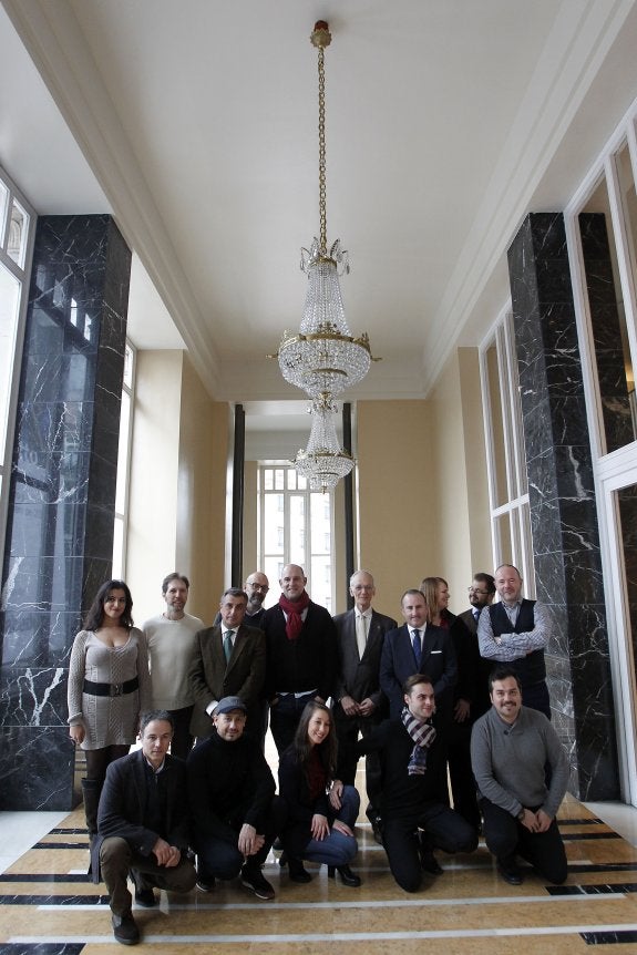 Arriba, de izquierda a derecha, Alessandra Volpe, Felipe Bou, José Alvarez-Buylla, Marzio Conti, Juan Jesús Rodríguez, Jaime Martínez, Pablo Junceda, Jessica Pratt, Celso Albelo y Guy Joosten. Abajo, Javier Galán, José Manuel Díaz, Lara Rainho, Pablo García y Ricardo Seguel. 