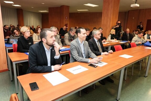 Asistentes a las jornadas sobre prevención en la mar. 