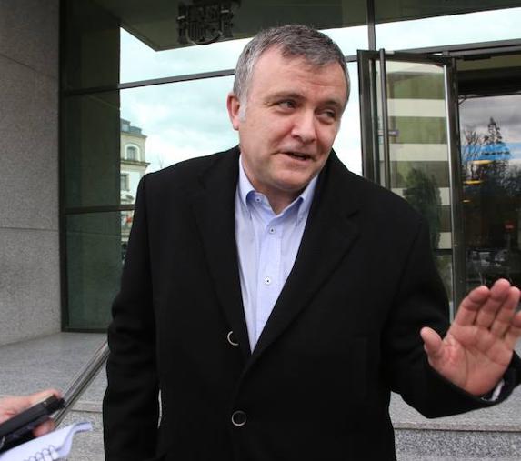Rodolfo Sánchez, a la salida del juzgado de Lugo, tras comparecer el pasado año como testigo en el 'caso Pokemon'. 