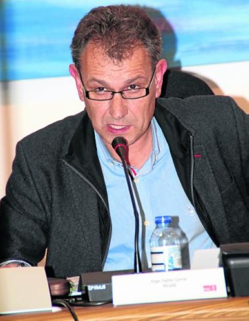 El alcalde, Jorge Suárez, en el pleno de presupuestos. 