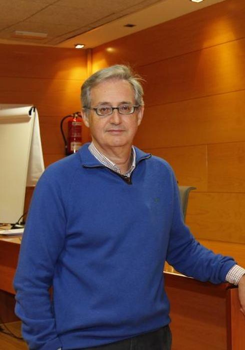 José Luis Pérez Rivero en el Centro de Servicios Universitarios.