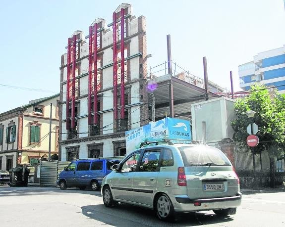 Hotel Esperanza en la calle Príncipe de Asturias de Salinas. 