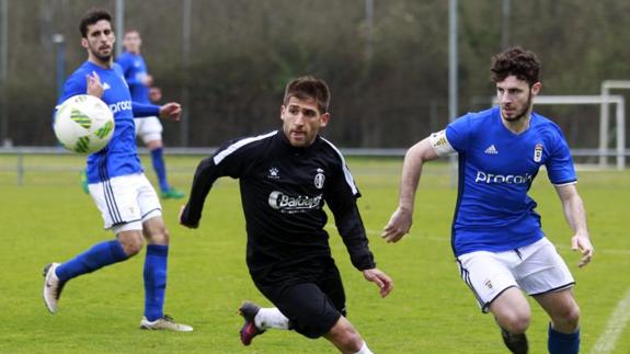 Partido disputado entre el Real Oviedo B y el Real Avilés en el Requexón. 