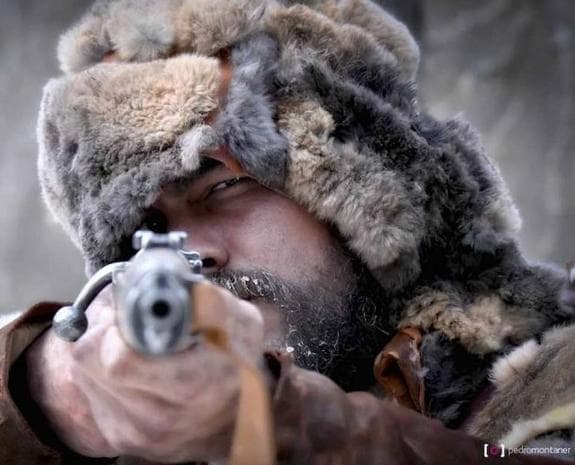 Mario Casas, casi irreconocible caracterizado como Martinón,  el protagonista de 'Bajo la piel del lobo'.