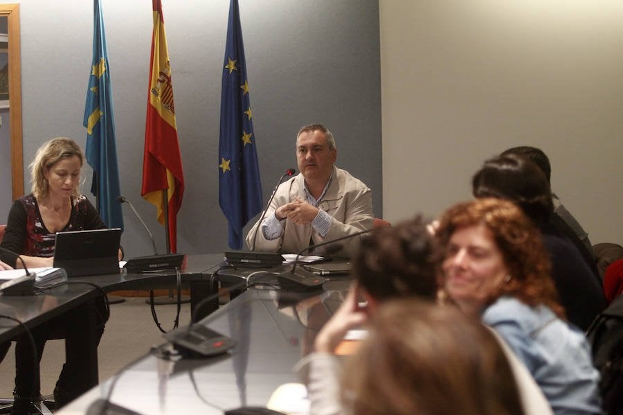 Fermín Bravo presidió la reunión con los técnicos. 