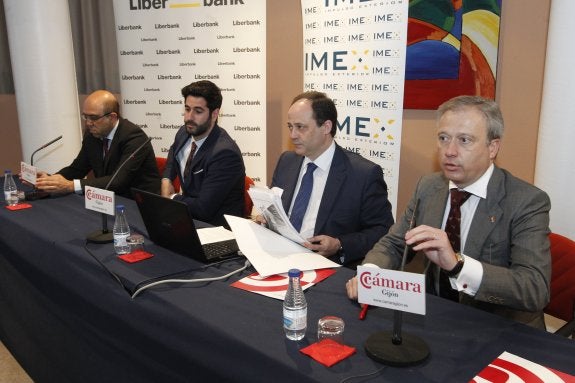 Carlos Freire, Rubén Hidalgo, José Terreros y Álvaro Alonso Ordás, ayer, durante la presentación de la feria IMEX. 