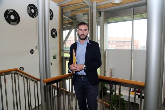 El concejal de Hacienda, Alberto Pajares, ayer en el centro de estudios de La Fresneda. 