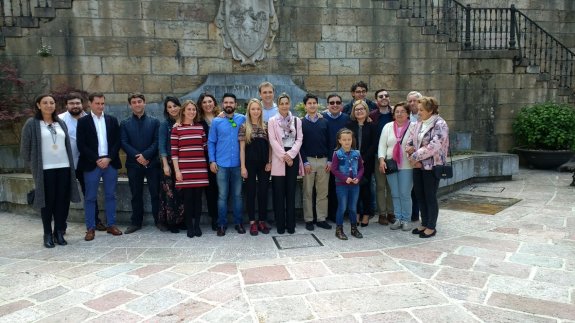 Presentación de la agrupación juvenil del PP en Piloña. :: E. C.