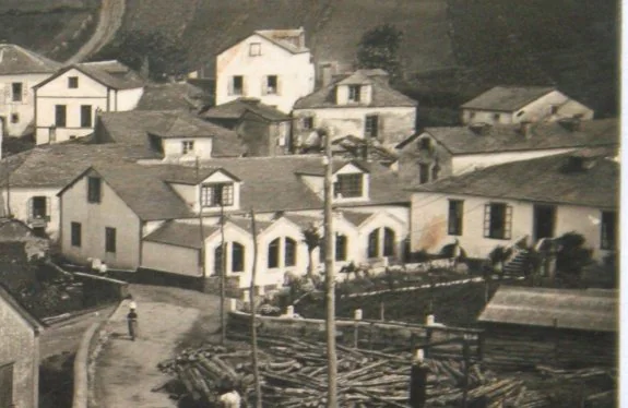 La aduana, a la derecha, en el barrio de Estebanda, en 1906.