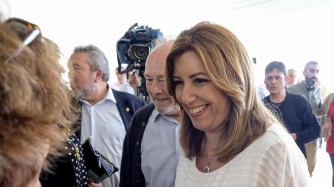 Susana Díaz supera a Pedro Sánchez en número de avales conseguidos en el PSOE. 