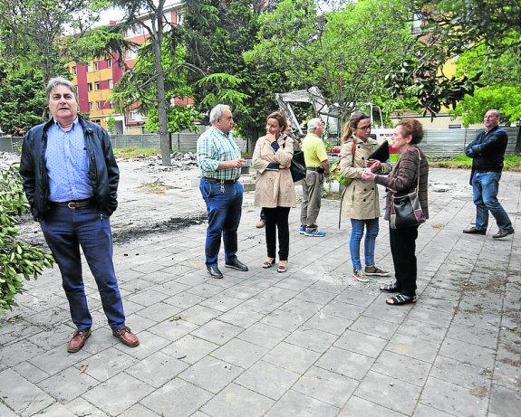 Carmen Moriyón, con miembros de Fumeru en La Serena. 