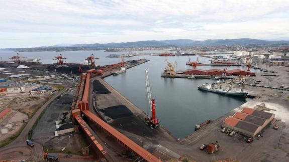 Segundo día de paro total en los puertos de Gijón y Avilés