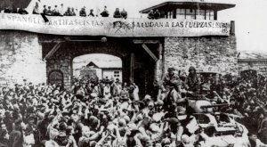 Los aliados liberan el campo de concentración de Mauthausen el 6 de mayo de 1945. / EFE
