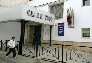 Colegio de Socuéllamos donde la mujer recibió la paliza el 14 de octubre. / EFE