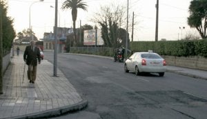 Imagen de la carretera del Piles-Infanzón, en la zona donde el delincuente abordó al anciano. ::
CITOULA