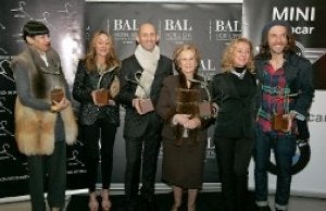 Premiados. De izquierda a derecha Lucía Cordeiro, Carmen Iglesia, Modesto Lomba, Maruja y Ana Valtueña, y Juan Luis Suárez. ::
PAÑEDA