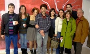 Jorge Nava, en el centro, acompañado Juan Fernández, Nuria Casero, Maribel Sánchez, Laura Vega, Eva Ávarez, María Vallina, Javier Faet y Emiliano Nava.