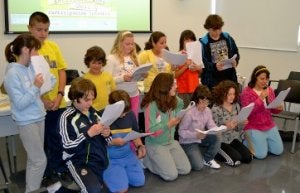 Los niños del grupo de participación infantil, ayer. ::
LVA