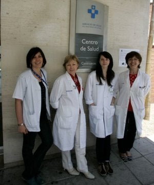 De izquierda a derecha, Raquel Pérez, Teresa Fernández, Cristina Obaya y Margarita Salido. ::
LUIS SEVILLA